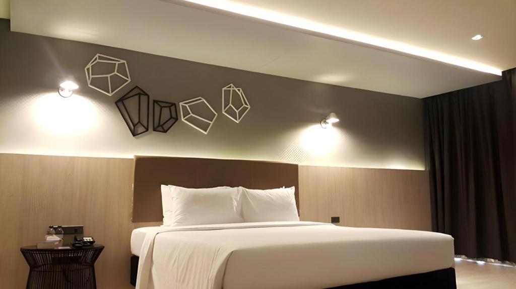 The Heritage Silom Hotel Banguecoque Exterior foto